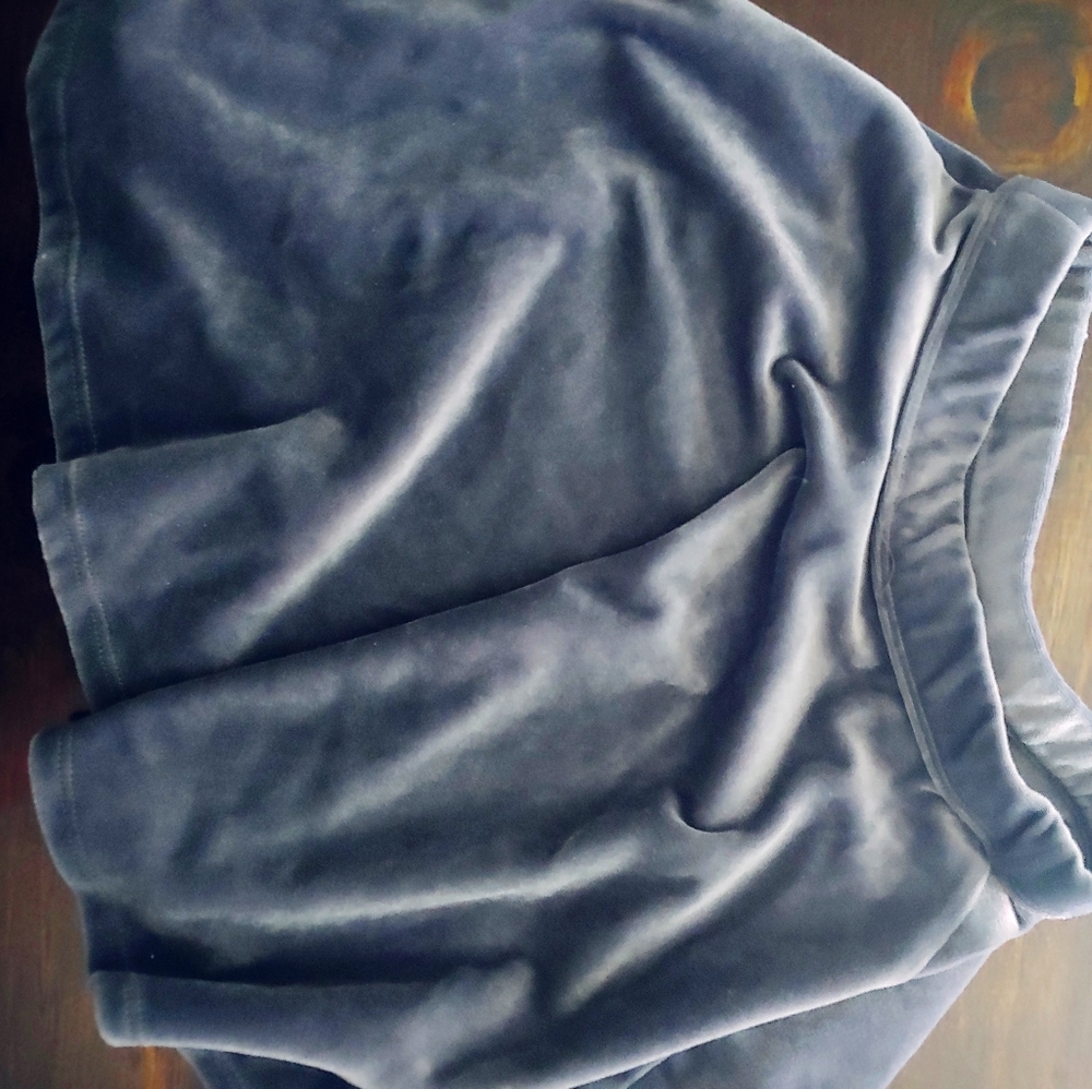 Girls velour skirt